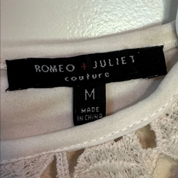 Romeo + Juliet Couture Cutout Lace Dress - Picture 9 of 13